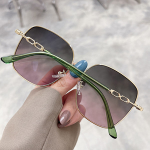 Lunettes de soleil carrées en métal pour femmes Qianai, verres PC UV400, style coréen tendance, grande monture, lunettes de soleil pare-soleil - Product Image 4