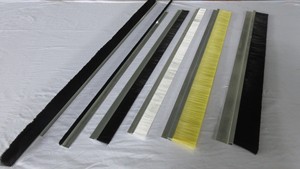 <span class=keywords><strong>Cepillo</strong></span> de tira de zócalo lateral <span class=keywords><strong>para</strong></span> escaleras mecánicas duradero de alta calidad - Product Image 4