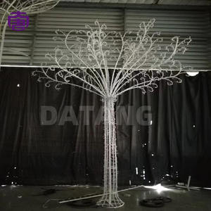 Árbol de Navidad Decorativo con Luces LED de Cristal, IP65 Impermeable, Iluminación Exterior con Control Remoto, Colores Personalizables para Eventos Comerciales - Product Image 4