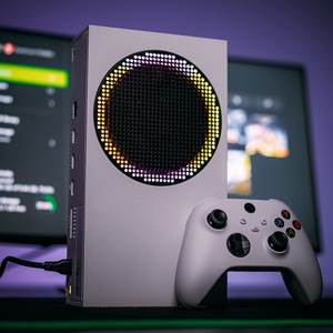 Bande lumineuse LED RGB EXtremeRate 7 couleurs 39 effets pour ventilateur de console Xbox Series S avec télécommande IR - Product Image 4