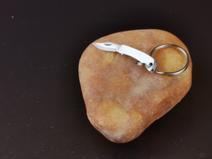 Navaja Plegable de Bolsillo Táctica de Acero Inoxidable, Ultra Portátil, del Tamaño de una Moneda, con Destapador de Botellas, para Emergencias, DIY, OEM - Product Image 3