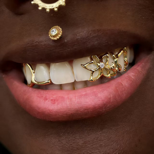 PDANY Clip pour bijou <span class=keywords><strong>dentaire</strong></span> en forme de fleur avec cristal, bijou <span class=keywords><strong>dentaire</strong></span> amovible pour la mode Hip Hop, bijou <span class=keywords><strong>dentaire</strong></span> pour la décoration <span class=keywords><strong>dentaire</strong></span> - Product Image 1