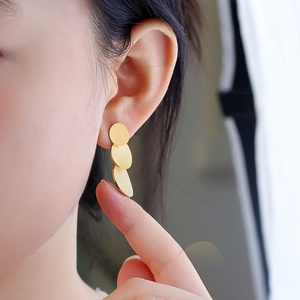Boucles d'oreilles vintage en acier inoxydable imperméable, plaquées or 14k 18k PVD, bijoux classiques pour femmes, boucles d'oreilles tendance pour femmes - Product Image 3