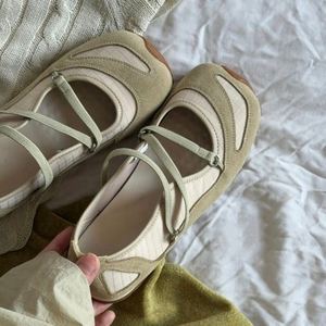 Nouvelles sandales de sport rétro pour femmes 2026 à bout carré, style ballerine, avec brides croisées en tissu respirant et bouche peu profonde, type Mary Jane - Product Image 6