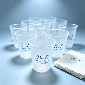 Gobelet en plastique de 14 oz avec impression personnalisée, logo imprimé, manchon et serviette noires, pour cocktails, boissons, café, mariages - Vente en gros - Product Image 1