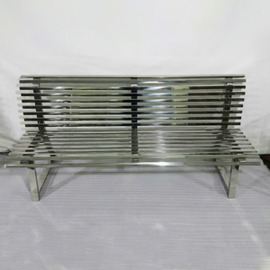 Banc de patio en métal d'extérieur en acier inoxydable avec assise à lattes et dossier, mobilier de jardin moderne pour hôtel et salon - Product Image 1