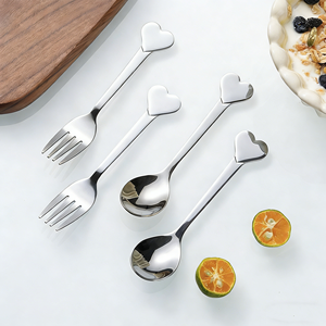 Ensemble de cuillères et fourchettes à dessert en forme de cœur, adaptés aux enfants, idéal pour les fêtes et les cadeaux - Product Image 1