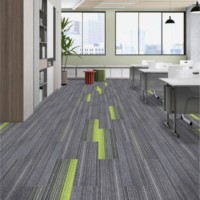 Günstige Büro-PP Feuerfeste Gestreifte Teppichfliesen 50x50 Jacquard Moderne Kommerzielle Quadratische Bodenbeläge für Zuhause Hotel Verkauf