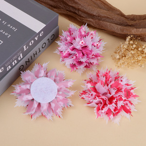 Fleurs en tissu faites à la main à imprimé floral Camélia 8,5 cm pour corsages, accessoires capillaires et décorations vestimentaires - Product Image 4