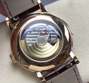 Montre de luxe de haute qualité pour hommes boîtier en or 18 carats montre de créateur personnalisée série d'affaires formelle - Product Image 6