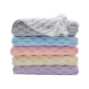 Asciugamano da bagno in pile di corallo Super morbido e assorbente assorbimento d'acqua personalizzato di lusso <span class=keywords><strong>non</strong></span> perde gli asciugamani dell'hotel - Product Image 1