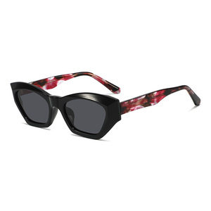 Gafas de Sol para Mujer Wenzhou, Montura Negra TR90, Lentes TAC Polarizadas con Protección UV400 Clase 2, Estilo Moderno para Viajes - Product Image 3