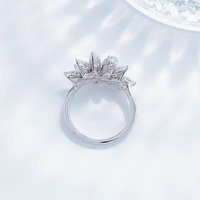 Anello con Diamante Coltivato in Laboratorio a Stelo Sdoppiato con Motivo Floreale Ghiacciato Artistico in Platino PT950, Gioielli da Donna per Fidanzamento, Matrimonio e Fedi Nuziali