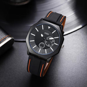 Montre Homme Octogonale Haut de Gamme Étanche Lumineuse Bracelet Silicone Quartz Offre Spéciale Vacances - Product Image 4