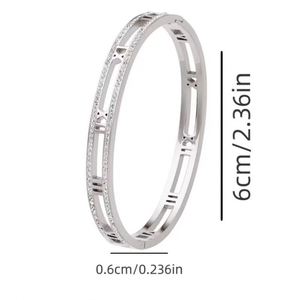 Bracciali Personalizzati in Acciaio Inossidabile Placcato Oro 18K con Doppio Diamante e Zirconi, Numeri Romani, Regalo per Varie Occasioni - Product Image 3
