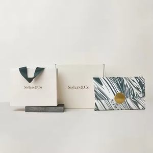 Custom Logo Holiday Gift <b>Paper</b> Bag Portable Cardboard <b>Paper</b> Shopping Bag With Ribbon Handle - Product Image 2