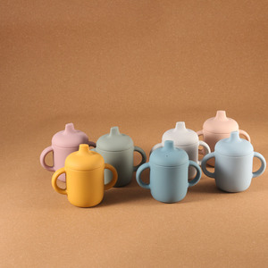 Taza de silicona personalizada y taza de entrenamiento para bebés de 6 a 12 meses, Caño suave y asas, taza de agarre fácil irrompible para niños - Product Image 6
