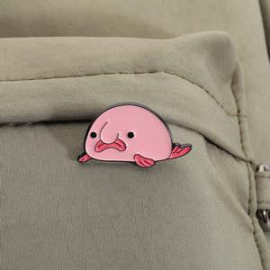 Broches en émail en forme de poisson Blobfish rose de dessin animé, mignonnes, kawaii, animaux étranges, broche pour revers, sac à dos, badge, bijoux, cadeau, vente en gros - Product Image 3