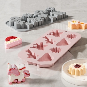 Nuovo stampo in silicone a forma di unicorno arcobaleno con 8 cavità per cioccolato e dolci, per uso alimentare - Product Image 1