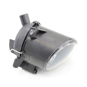 ไฟตัดหมอก Shengxuan รุ่น 6Q0941699B 6Q0941700B แบบฮาโลเจน สำหรับรถยนต์ Volkswagen Polo ปี 02-05 - Product Image 2