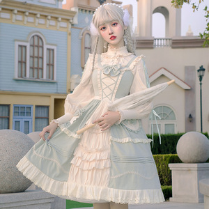 red dress new orleans Otome no soingu bukku feibaritto pishizu: Tezukuri no rorita fasshon [Book] main image 1