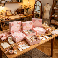 Boîte cadeau magnétique rose avec logo personnalisé, emballage en carton de luxe pour cosmétiques et vêtements, boîte rigide pliable en papier avec ruban