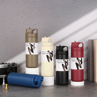 Bouteille d'eau de 550 ml avec couvercle à paille en acier inoxydable Thermos à isolation sous vide pour le sport en plein air Tasses à café