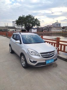 Vehículo Utilitario Deportivo (SUV) Plateado Usado de 5 Puertas, Compacto, Todoterreno, para Conducción Diaria - Product Image 6