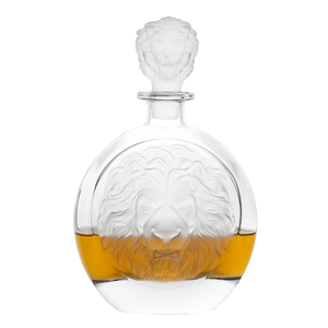 Carafe à whisky de luxe en verre 700 ml, motif tête de lion en relief 3D, sans plomb, design lion givré, bouchon hermétique - Product Image 1