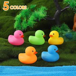 Mini canards en caoutchouc pour le bain, multicolores, en vrac, jouets flottants pour bébés et enfants, cadeaux de fête d'anniversaire, salle de classe, été, plage, piscine - Product Image 3