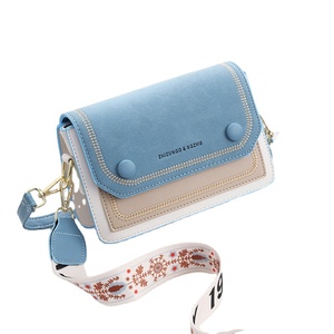 Sweet <span class=keywords><strong>Girl</strong></span> Trendy Sommer Umhängetasche Single Shoulder Große Kapazität New Style Vielseitig mit Candy Pattern Button Closure - Product Image 3