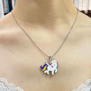 <span class=keywords><strong>Set</strong></span> di gioielli per bambini bambini piccoli ragazze placcato in oro 18k con animali unicorno insetti libellula coccinella collana <span class=keywords><strong>set</strong></span> orecchini - Product Image 2