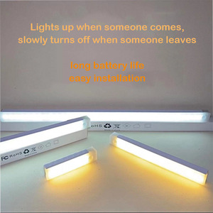 Nueva Luz LED con <span class=keywords><strong>Sensor</strong></span> de Movimiento para Gabinete <span class=keywords><strong>2025</strong></span>, Recargable y con Brillo Ajustable, Luz Nocturna Magnética 3000K/6000K - Product Image 5