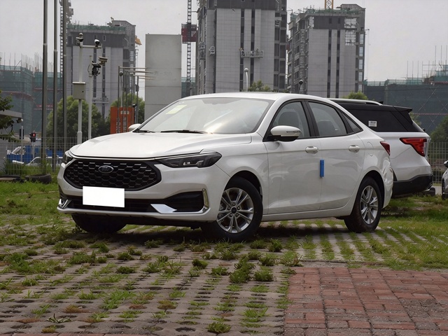 The 2021 Ford Focus 1.5L Automatic Platinum Edition Is a Compact Sedan.