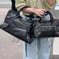 Sac bandoulière chic et tendance en PU clouté, style parisien, idéal pour Instagram, grande capacité, couleur unie, pour épaule ou croisé