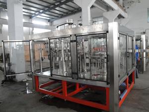 <span class=keywords><strong>Precio</strong></span> de fábrica automático Monoblock <span class=keywords><strong>3</strong></span> en 1 Agua alcalina pura Agua mineral Máquina de llenado y tapado de botellas de 1 litro - Product Image 2