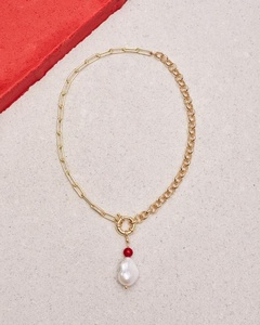 Collier à pendentif perle baroque d'eau douce d'été, en acier inoxydable plaqué or 18 carats, chaîne épaisse minimaliste, étanche et hypoallergénique - Product Image 2