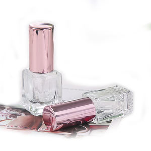 Vente en gros Bouteille <span class=keywords><strong>de</strong></span> <span class=keywords><strong>parfum</strong></span> en verre rechargeable <span class=keywords><strong>de</strong></span> 10 ml Récipient pour la désinfection des mains Flacons pulvérisateurs cosmétiques personnalisés <span class=keywords><strong>de</strong></span> 20ml en <span class=keywords><strong>rose</strong></span> <span class=keywords><strong>de</strong></span> créateur - Product Image 6