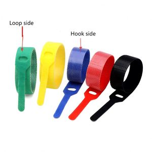 Sangles auto-agrippantes réutilisables avec boucle de type aiguille pour la gestion des câbles - Product Image 2