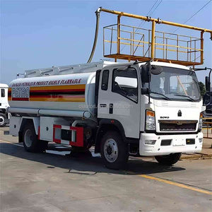 HOWO Camión cisterna <span class=keywords><strong>de</strong></span> combustible Isuzu <span class=keywords><strong>de</strong></span> 5 metros cúbicos con sistema dispensador <span class=keywords><strong>de</strong></span> combustible Dongfeng Tianlong <span class=keywords><strong>4x4</strong></span> 8000L para mercados del sur <span class=keywords><strong>de</strong></span> Asia - Product Image 4