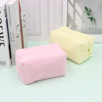 Petite trousse de maquillage gaufrée pour voyage, grande trousse de toilette esthétique portable, pochette cosmétique zippée pour sac à main, organiseur de maquillage