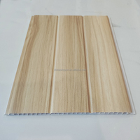 Panneau de plafond en PVC facile à installer, design à rainures et languettes, pour la décoration de plafond intérieur, faux plafond