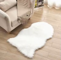Tapis d'intérieur moderne de luxe en fausse fourrure de mouton à texture ultra douce royale pour sol