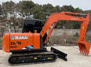 Mini-excavatrice Hitachi ZX60 ZX70 ZX80 d'occasion, 6 tonnes, moteur d'origine japonaise, bon état, homologuée EPA CE - Product Image 4