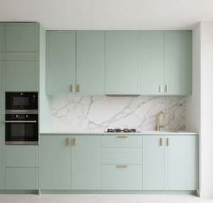 Ensemble de cuisine modulaire SANTOPOVA vert menthe avec crédence en marbre et quincaillerie dorée - Product Image 1
