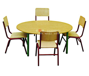Ensemble <span class=keywords><strong>table</strong></span> et chaise rondes ergonomiques pour enfants, design moderne pour la maternelle et l'école, mobilier d'étude en bois - Product Image 1