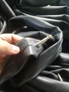 <span class=keywords><strong>Chambre</strong></span> à <span class=keywords><strong>air</strong></span> De <span class=keywords><strong>Velo</strong></span> 26x1 1/2x1 5/8 <span class=keywords><strong>Chambre</strong></span> à <span class=keywords><strong>air</strong></span> de vélo FV-33mm 26 ''pouces 26*1 1/2*1 5/8 Tube en caoutchouc butyle - Product Image 5