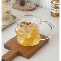 Tasse à café en verre transparent résistant à la chaleur tasse à boire ondulée irrégulière, tasse personnalisée pour le café glacé de jus de lait de petit déjeuner