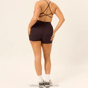 طقم رياضي نسائي مكون من قطعتين مع حمالة صدر رياضية مرنة مفتوحة الظهر وشورت قصير بتصميم مخصص - Product Image 6