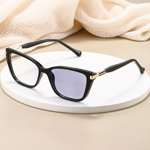 Gafas de Sol de Moda Europea y Americana 2026, Estilo Ojo de Gato, con Cambio de Color, para Mujer, Diseño Elegante con Bisagras de Resorte, Protección UV400 - Product Image 2